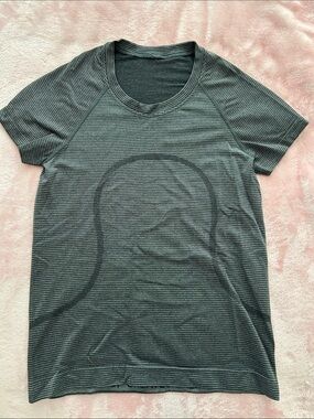 Lululemon Swiftly Tech Short Sleeve Race Length